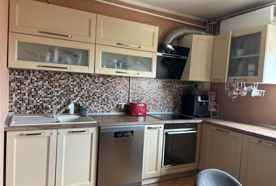 Apartament cu 4 camere decomandat, mobilat în Vitan - 1