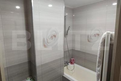 Apartament cu 3 camere în Micro 6