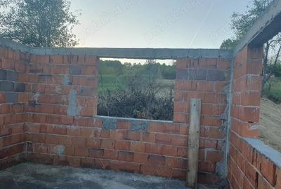Casă cu 2 camere cu Teren 1142 Mp în Milova - 6