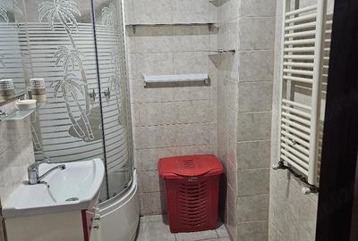 Apartament cu 2 camere decomandat în Petros