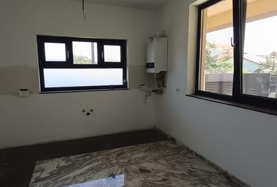 Casă cu 4 camere cu Teren 378 Mp în Malu Mare