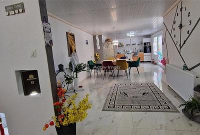 Casă cu Teren 216 Mp în Muncitoresc