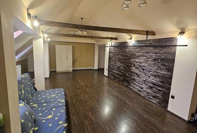 Casă cu 4 camere cu Teren 300 Mp în Central - 1