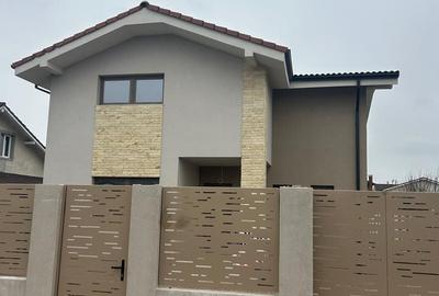 Casă cu 6 camere cu Teren 465 Mp în Giroc