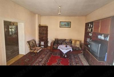Casă cu 3 camere cu Teren 2084 Mp în Central - 7