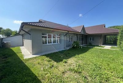 Casă cu 3 camere cu Teren 900 Mp în Roșioara