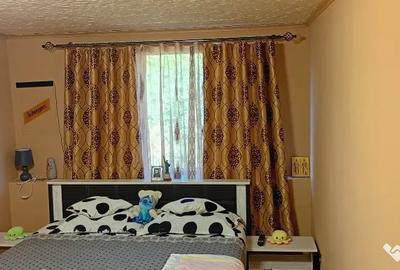 Casă cu 2 camere cu Teren 100 Mp în Central
