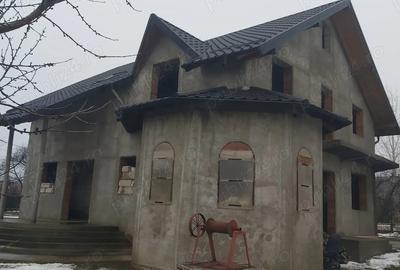 Casă cu Teren 680 Mp în Cătămărești - 3