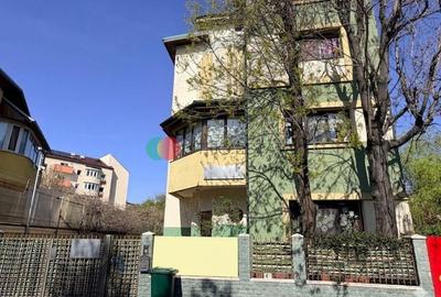 Casă cu 18 camere cu Teren 500 Mp în Unirii
