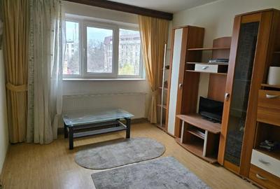 Apartament cu 3 camere semidecomandat în Central - 14