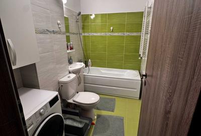Apartament cu 3 camere decomandat în Roșu - 1