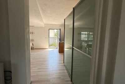 Apartament cu 2 camere decomandat în 1 Mai
