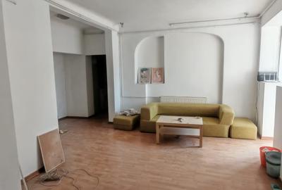Apartament cu 3 camere decomandat în Eminescu - 9