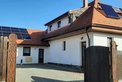 Casă cu 5 camere cu Teren 1000 Mp în Central - 1