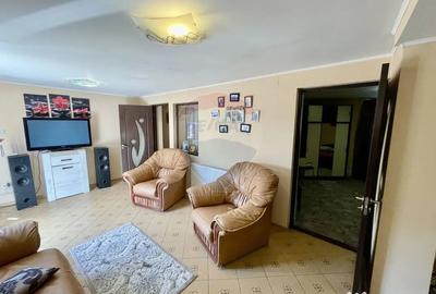 Casă cu 2 camere cu Teren 2854 Mp în Țifești