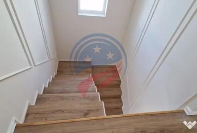Casă cu 4 camere cu Teren 480 Mp în Central