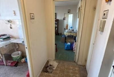 Apartament cu 3 camere semidecomandat în Andrei Mureșanu