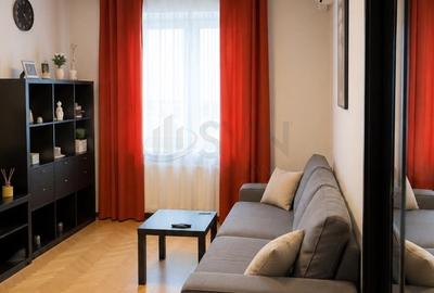 Apartament cu 2 camere semidecomandat, mobilat în P-ța Romană