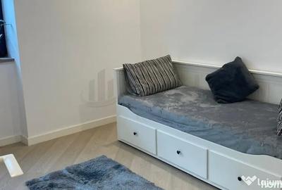 Apartament cu 3 camere semidecomandat în Nord