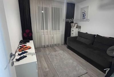 Apartament cu 3 camere decomandat în Titan