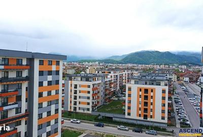 Apartament cu 3 camere decomandat în Tractorul - 1