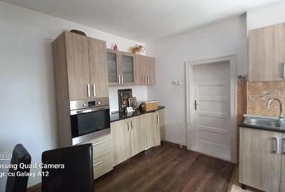 Casă cu 3 camere cu Teren 335 Mp în Central
