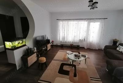 Casă cu Teren 1000 Mp în Bucium