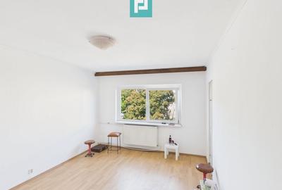 Apartament cu 3 camere decomandat în Rogerius