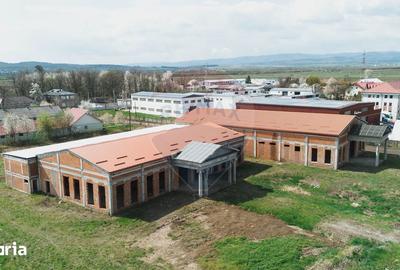Spațiu comercial, de 1,800 mp, în Central - 7