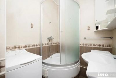 Apartament cu 2 camere decomandat în Complex Studențesc
