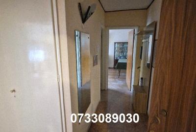 Apartament cu 3 camere decomandat în Berceni