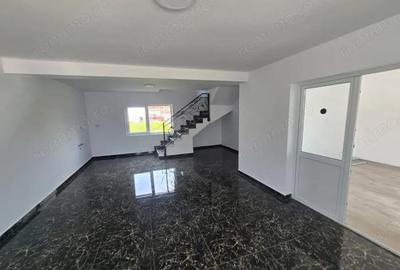 Casă cu Teren 250 Mp în Ștefănești