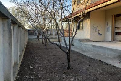 Casă cu 11 camere cu Canalizare în Brănești - 45