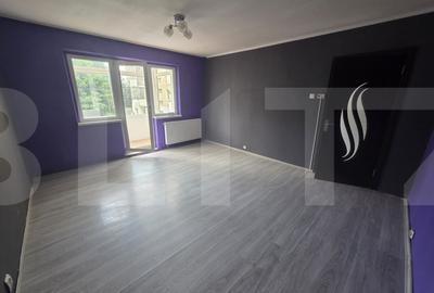 Apartament cu 3 camere semidecomandat în Ciucului