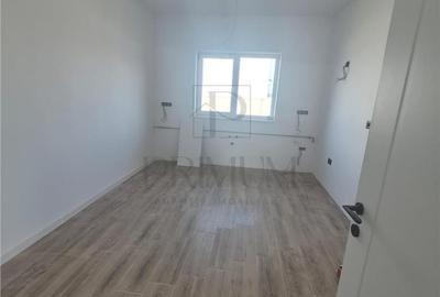 Casă cu 4 camere decomandat în Moșnița Veche