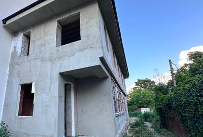 Casă cu 7 camere cu Teren 400 Mp în Dorobanți
