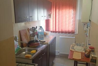 Apartament cu 3 camere semidecomandat în Gara - 1