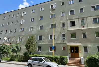 Apartament cu 2 camere semidecomandat în Florilor