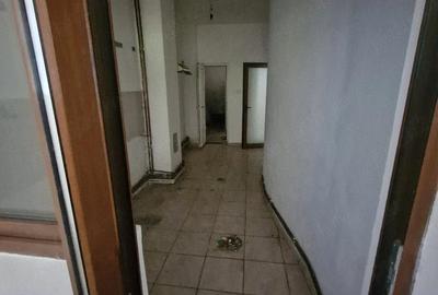 Casă cu 4 camere cu Teren 1000 Mp în Central
