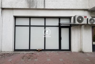 Spațiu comercial, de 40 mp, în Nicolina
