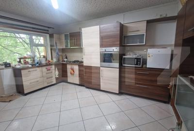 Casă individuală cu 4 camere cu Canalizare în Bartolomeu