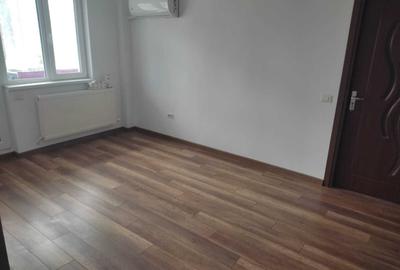 Apartament cu 3 camere semidecomandat în Tătărași - 3