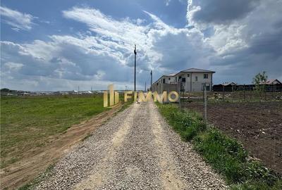 Teren Construcții intravilan de 587 mp, în Lisaura - 4