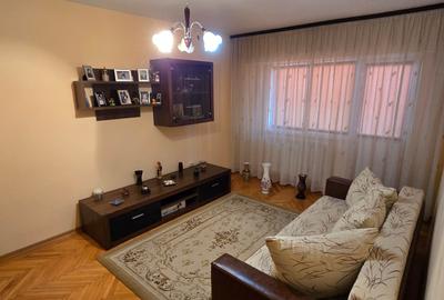 Apartament cu 3 camere decomandat în Ultracentral