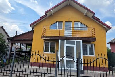 Casă individuală cu 5 camere cu Canalizare în Lascăr Catargiu