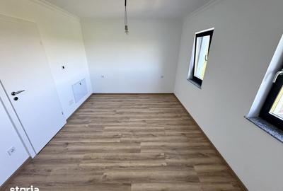 Casă cu 4 camere cu Teren 480 Mp în Bucium