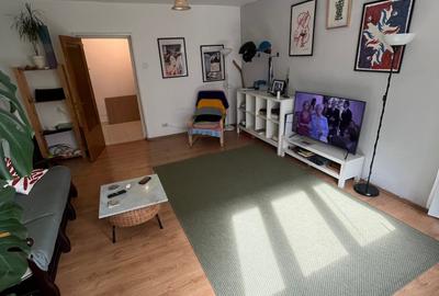 Apartament cu 3 camere decomandat în P-ța Victoriei