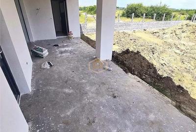 Casă cu 4 camere cu Teren 714 Mp în Central