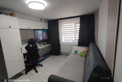 Apartament cu 3 camere semidecomandat, mobilat în Central - 3