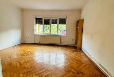 Apartament cu 2 camere decomandat în Andrei Mureșanu